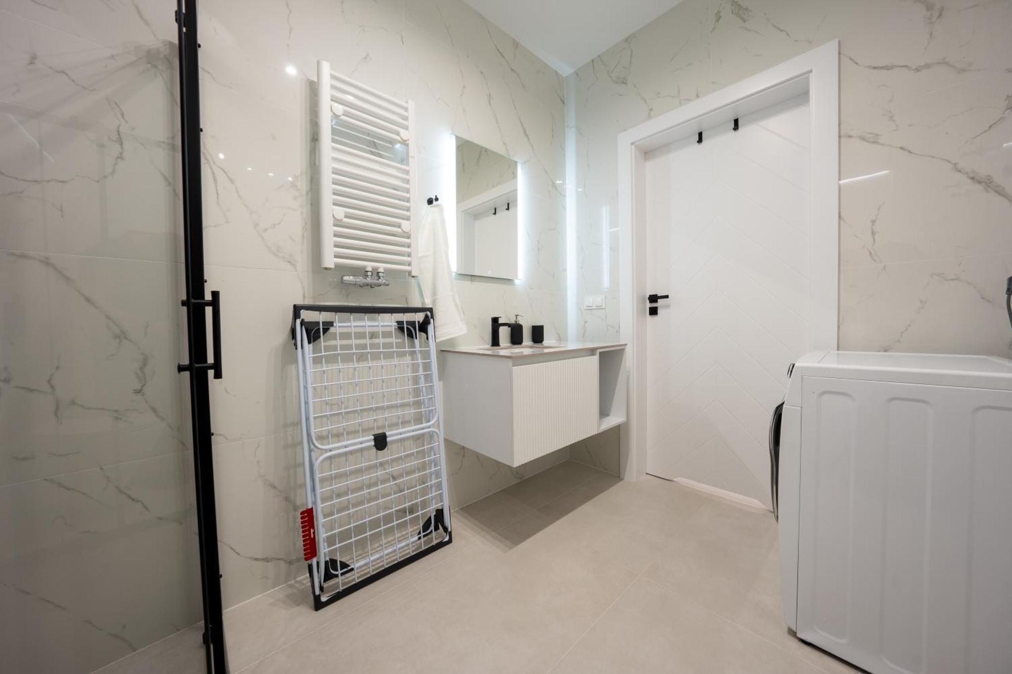 Miodowy Apartament Z Duzym Tarasem W Rewalu, Blisko Morza Luaran gambar